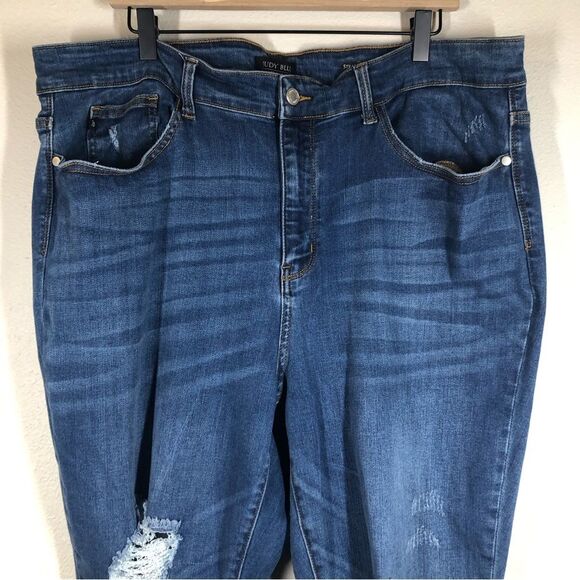 Judy Blue Distressed Straight Fit Jeans Stretch Plus Size 22 JB82362 - Picture 2 of 9